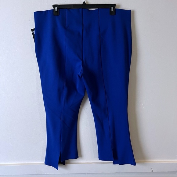 Slim Factor Pants by Investments Womens Size 3X Blue Crop Flare New NWT - Picture 2 of 4